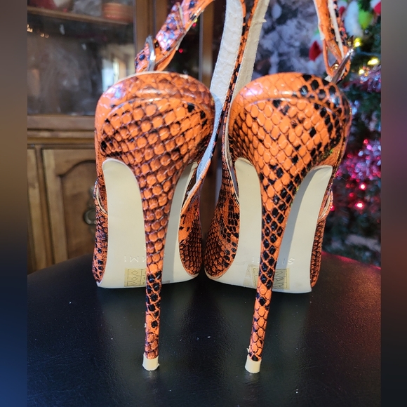 SIMMI London Snakeprint Heels - Picture 3 of 8